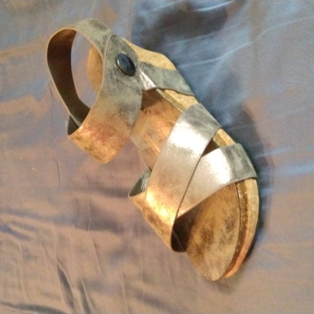 Shoes - Picture 4 of 4